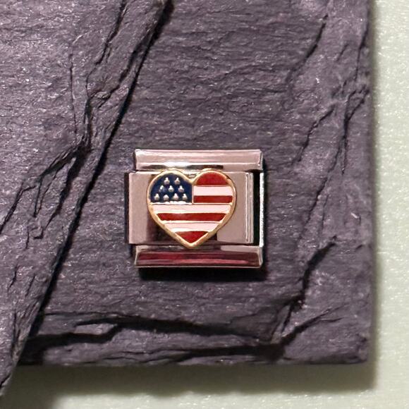Patriotic Heart Italian Charm Bracelet Link - Picture 1 of 1